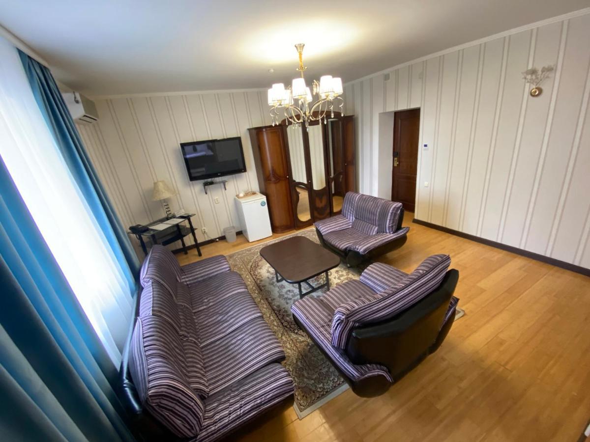 Hotel Astam コスタナイ エクステリア 写真